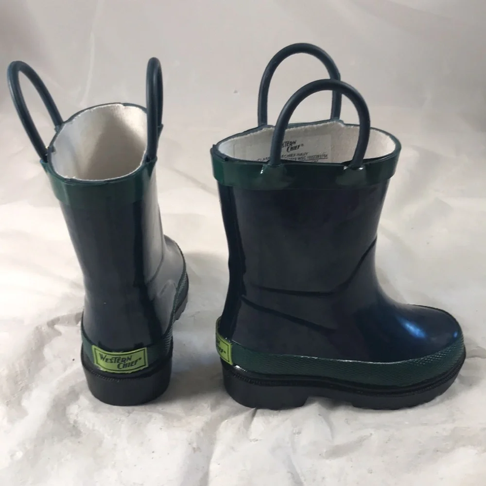 Western Chief Classic “Firecheif Navy and Green Pull On Rubber Rain Boots
